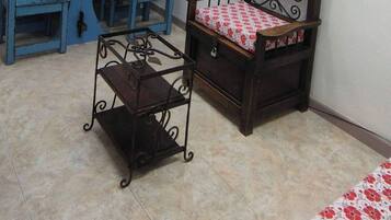 House, 2 Bedrooms | Living room