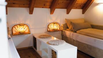 Desk, laptop workspace, free WiFi