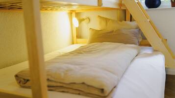 Bureau, espace de travail pour ordinateur portable, Wi-Fi gratuit