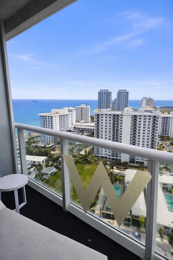Property grounds - Coastal View Retreat-W Hotel Condo (Fort Lauderdale)