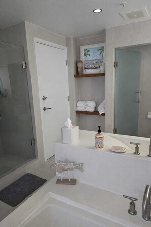 Hair dryer, towels, soap, toilet paper - Coastal View Retreat-W Hotel Condo (Fort Lauderdale)