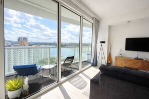 Living area - Coastal View Retreat-W Hotel Condo (Fort Lauderdale)