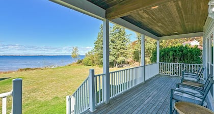 Charming Oceanfront 4 br with Private Beach Access. Pet-Friendly!