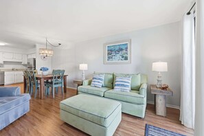 Smart TV - Shoreline Glimmer at Sea Cabin w Pool (North Myrtle Beach)