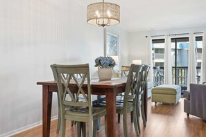 Dining - Shoreline Glimmer at Sea Cabin w Pool (North Myrtle Beach)