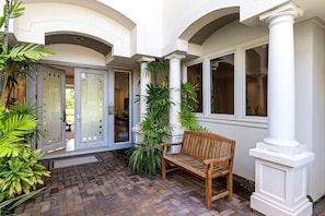 Terrace/patio - Luxury Mauna Lani Villa Private End Unit + Resort Access - Vrkcv (Kamuela)