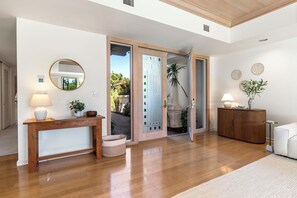 Stadtwohnung, Mehrere Betten, Veranda, Blick auf den Golfplatz (Mauna Lani Islands D3) | Innenbereich