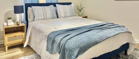 3 bedrooms, iron/ironing board, WiFi, bed sheets