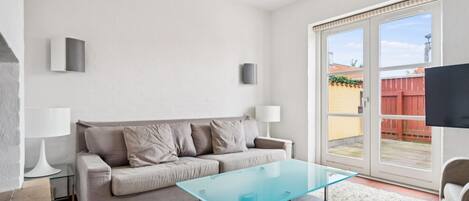 Télévision, cheminée