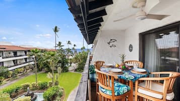 Condo, 1 King Bed with Sofa bed, Lanai, Partial Ocean View (Casa de Emdeko 321) | Outdoor dining