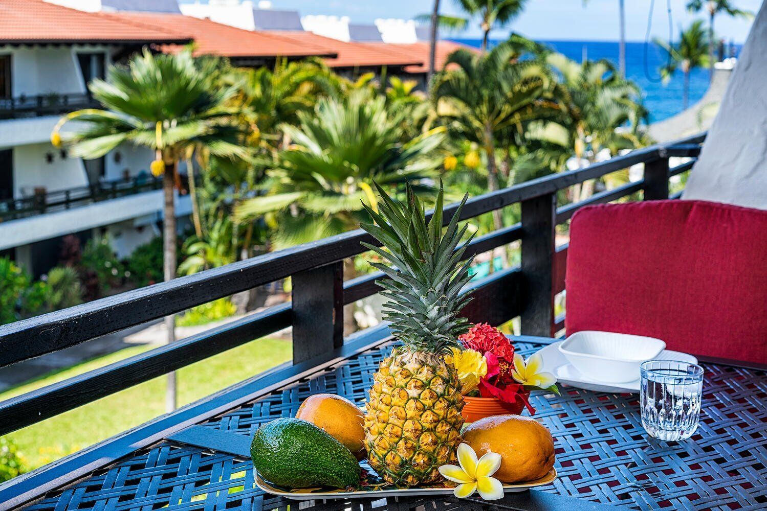 Condo, 1 King Bed with Sofa bed, Lanai, Partial Ocean View (Casa de Emdeko 321) | Property grounds