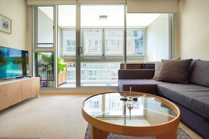 TV - Resort-Style 1BR Apt in Adelaide CBD | Pool & Spa (Adelaide)