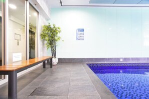 Spa - Resort-Style 1BR Apt in Adelaide CBD | Pool & Spa (Adelaide)