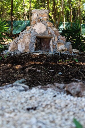 Exterior detail - When Dream Come true (AKUMAL)