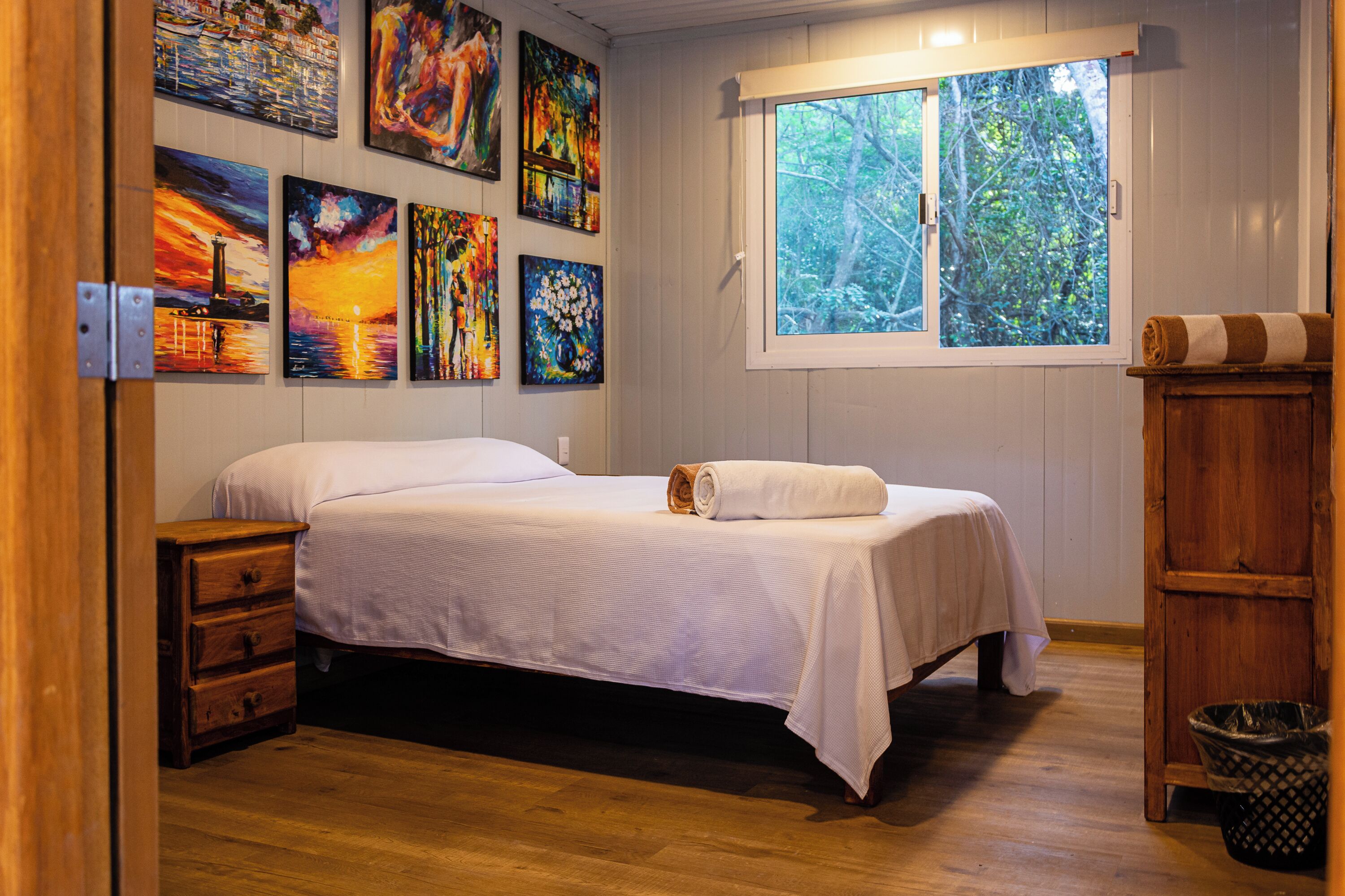 Familie bungalow | Een bureau, een laptopwerkplek, gratis wifi