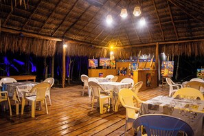 Deluxe Bungalow, Garden View | Outdoor dining - When Dream Come true (AKUMAL)