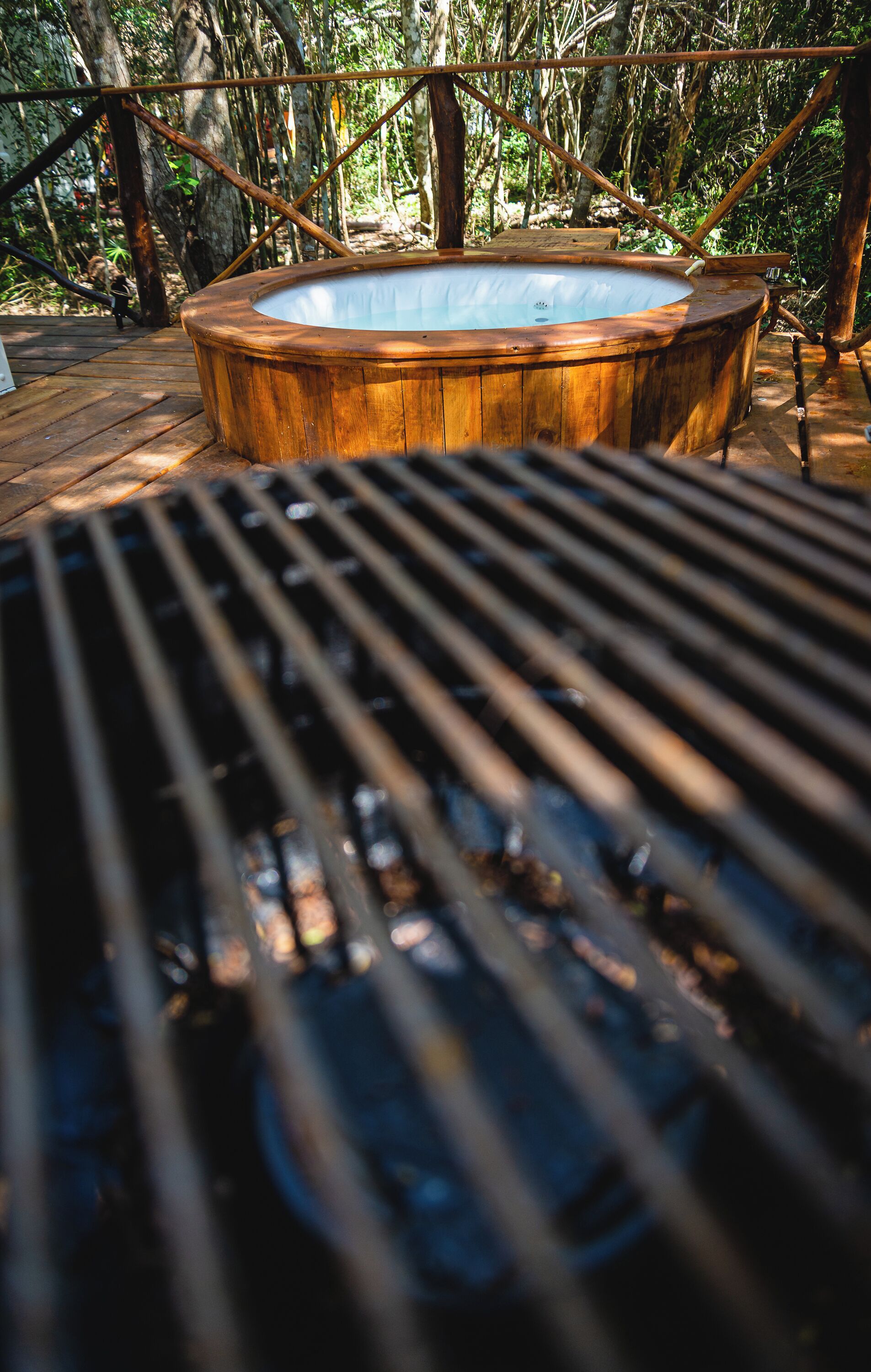 Tina de hidromasaje al aire libre