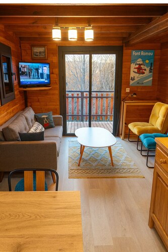 Charming cozy chalet in Eyne resort with incredible mountain view