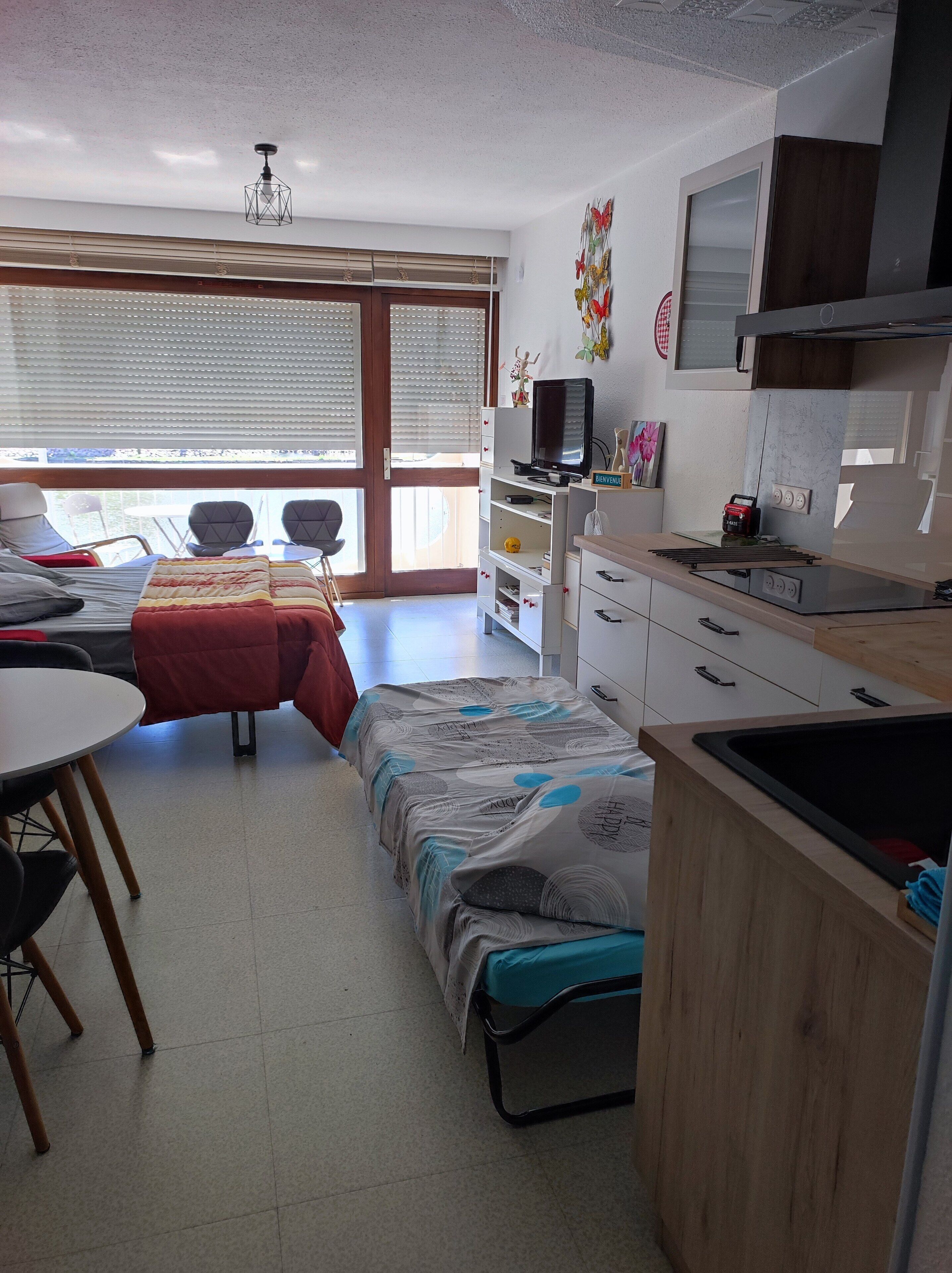 1 chambre, fer et planche à repasser, Wi-Fi, draps fournis