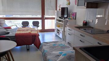 1 chambre, fer et planche à repasser, Wi-Fi, draps fournis