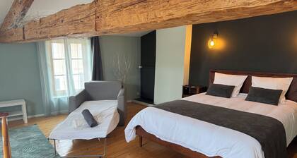 L'Odyssée de Mélyna between Beaujolais and Burgundy - Gite for 12 people in Jullié.