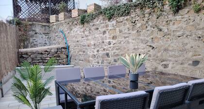 L'Odyssée de Mélyna between Beaujolais and Burgundy - Gite for 12 people in Jullié.