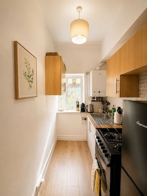 Private kitchen - Paddington Studios • by Oxford Street & Marylebone (London)