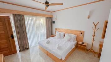 Silitysrauta/-lauta, Wi-Fi, vuodevaatteet