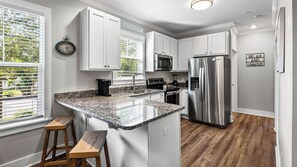 Apartamento, 2 camas de matrimonio, balcón, vistas al jardín (Hidden Lake Condominiums 314) | Cocina privada