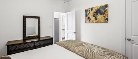 2 habitaciones, decoración personalizada y muebles diferentes