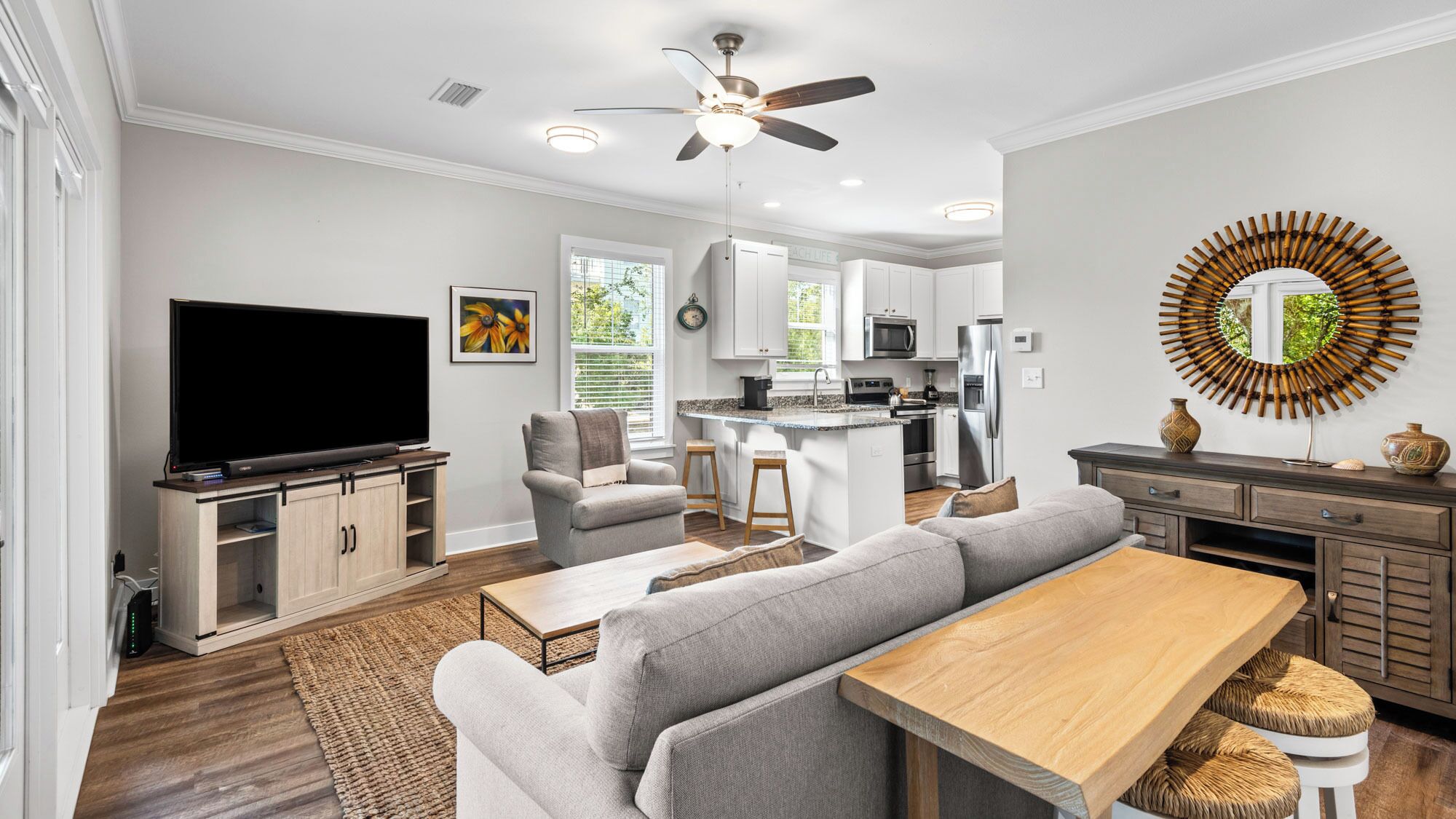 Leilighet, 2 queensize-senger, balkong, hageutsikt (Hidden Lake Condominiums 314) | Oppholdsområde