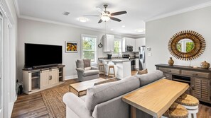 Leilighet, 2 queensize-senger, balkong, hageutsikt (Hidden Lake Condominiums 314) | Oppholdsområde