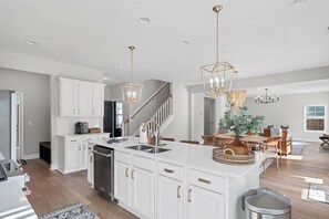 Interior - Spacious 6-bedroom house near Pinehurst (Southern Pines)
