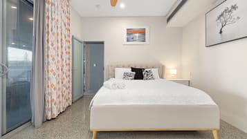 Apartment | 5 bedrooms, laptop workspace, bed sheets