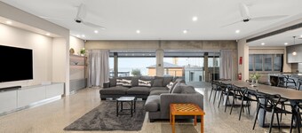 Striking Luxury Home With Garden & BBQ