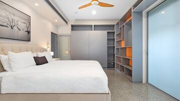 Apartment | 5 bedrooms, laptop workspace, bed sheets