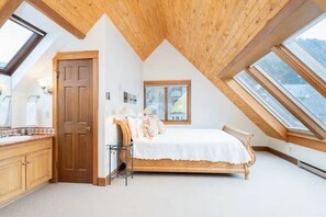 Desk, iron/ironing board, free WiFi, bed sheets - Bachman 26 is a classic Telluride mountain home featuring a private hot tub (Telluride)