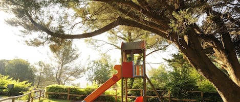 Mobile Home | Children's area