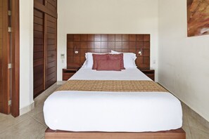 Room - Two Bedroom Ocean View (Bajos de Chila)