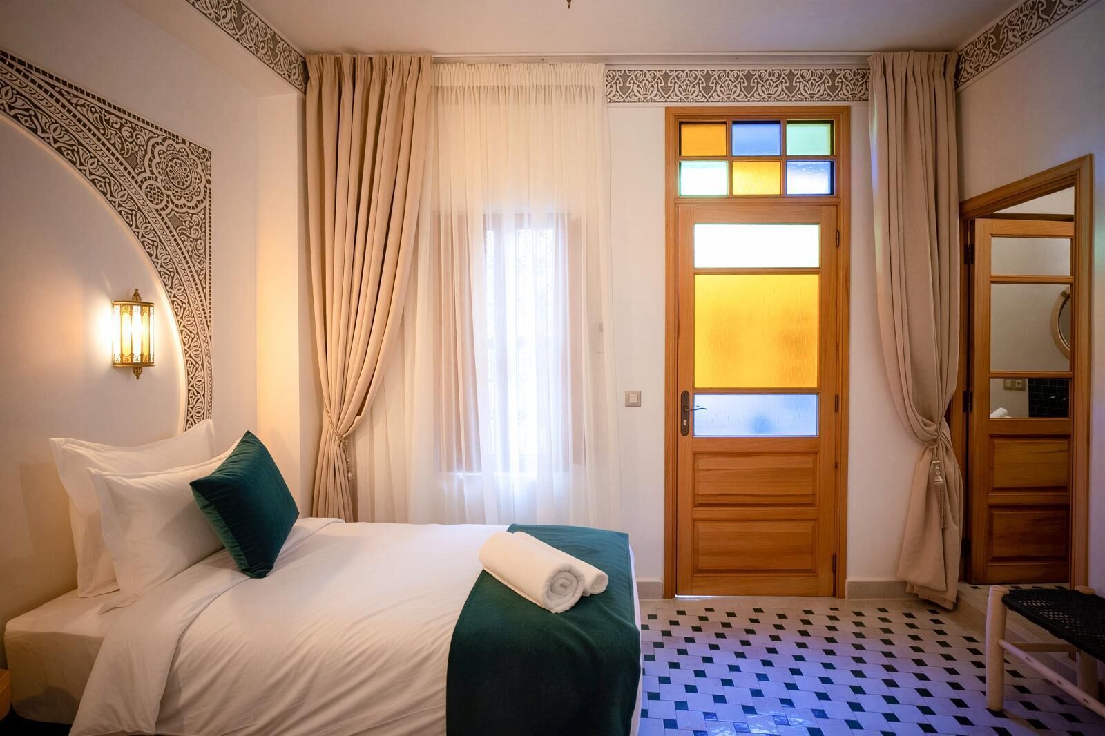 Dobbeltrom – deluxe | Safe på rommet, strykejern/-brett og wi-fi (inkludert)