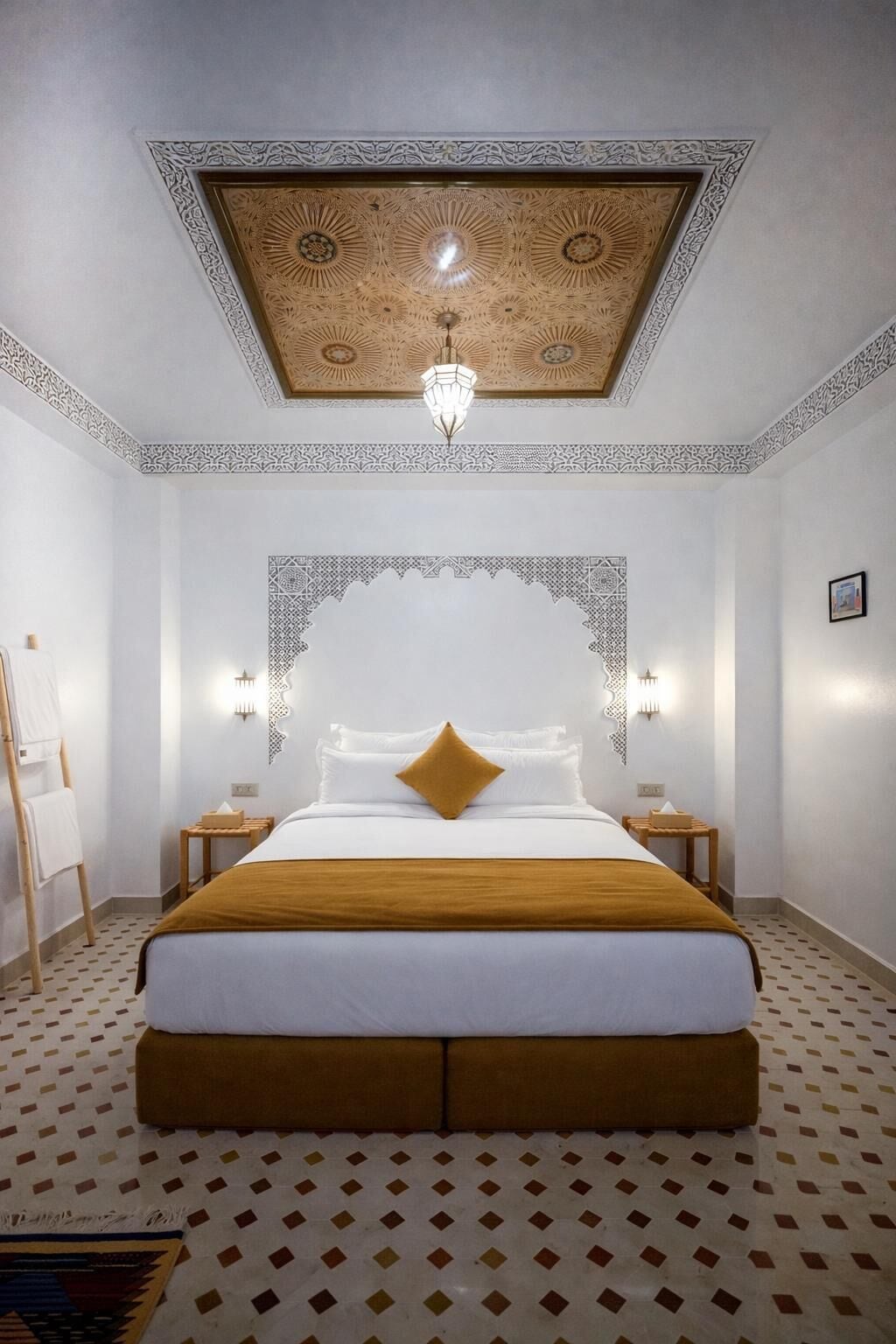 Een kluis op de kamer, een strijkplank/strijkijzer, gratis wifi