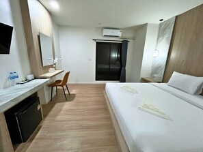 Schreibtisch, kostenloses WLAN