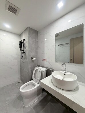 Bathroom - The Room Premium Hotel Chiangrai  (Chiang Rai)