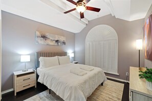 3 bedrooms, iron/ironing board, free WiFi, bed sheets - Relaxing Family Retreat with Private Pool, Grill, Game Room (McAllen)