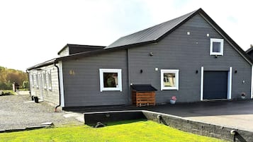 Hus - 4 soveværelser - handicapvenligt - ryger | Udendørsområde