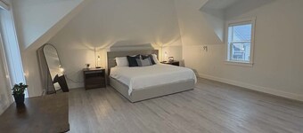 Historic Barn Conversion | Downtown Yarmouth | King Bed