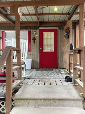 Property grounds - Cozy 2-bedroom cabin in fabulous Alba with cool AC . Only 8miles from lake fork (Alba)