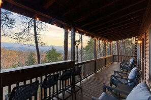 Terrace/patio - On The Rocks-Hot Tub-Sauna-Mtn View-2 King Beds-Custom Mural-Fire Pit (Blue Ridge)
