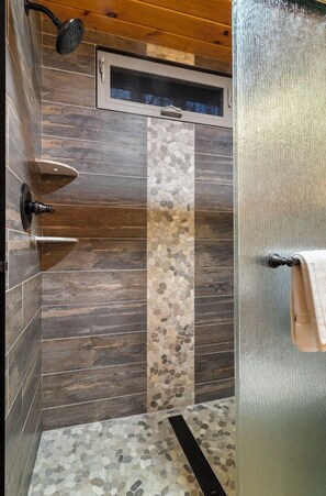 Shower, hair dryer, towels, soap - On The Rocks-Hot Tub-Sauna-Mtn View-2 King Beds-Custom Mural-Fire Pit (Blue Ridge)