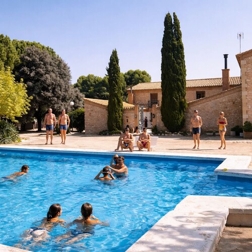 Family-group-pet-friendly finca with unique pool & pine trees